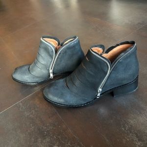 NWOT Gentle Souls By KC Distressed Moto Boot